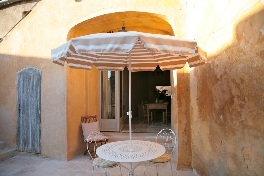 Ancienne Maison Des Gardes Lourmarin Exteriér fotografie